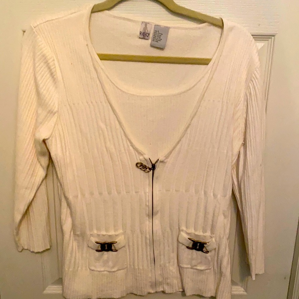 Light weight sweater